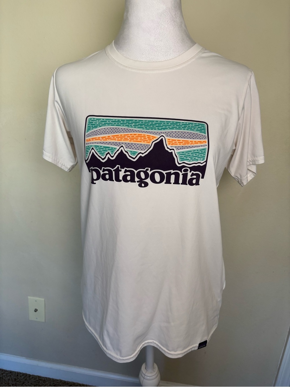 Patagonia Capilene Cool Daily White Graphic Logo Crew Tee UPF 50+ S